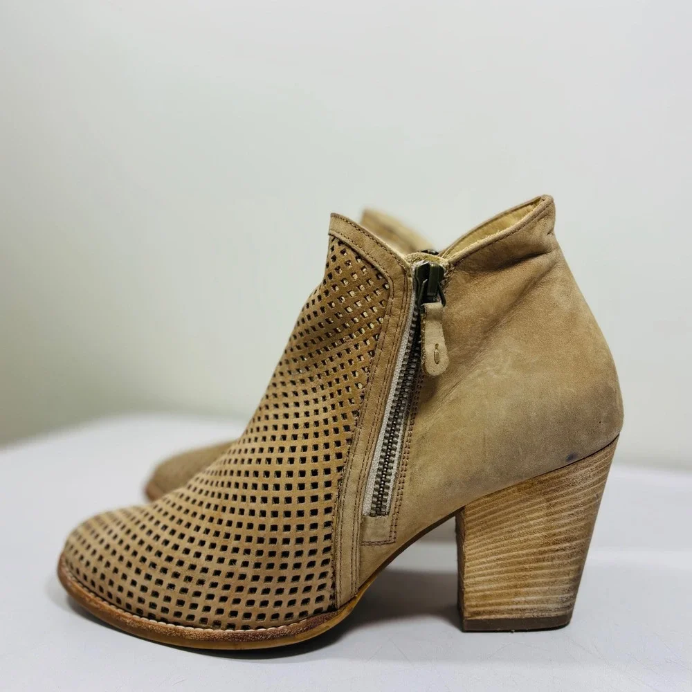 Paul Green Bonzai‎ Nubuck Perforated Laser Cut Ankle Boot Sz 5.5